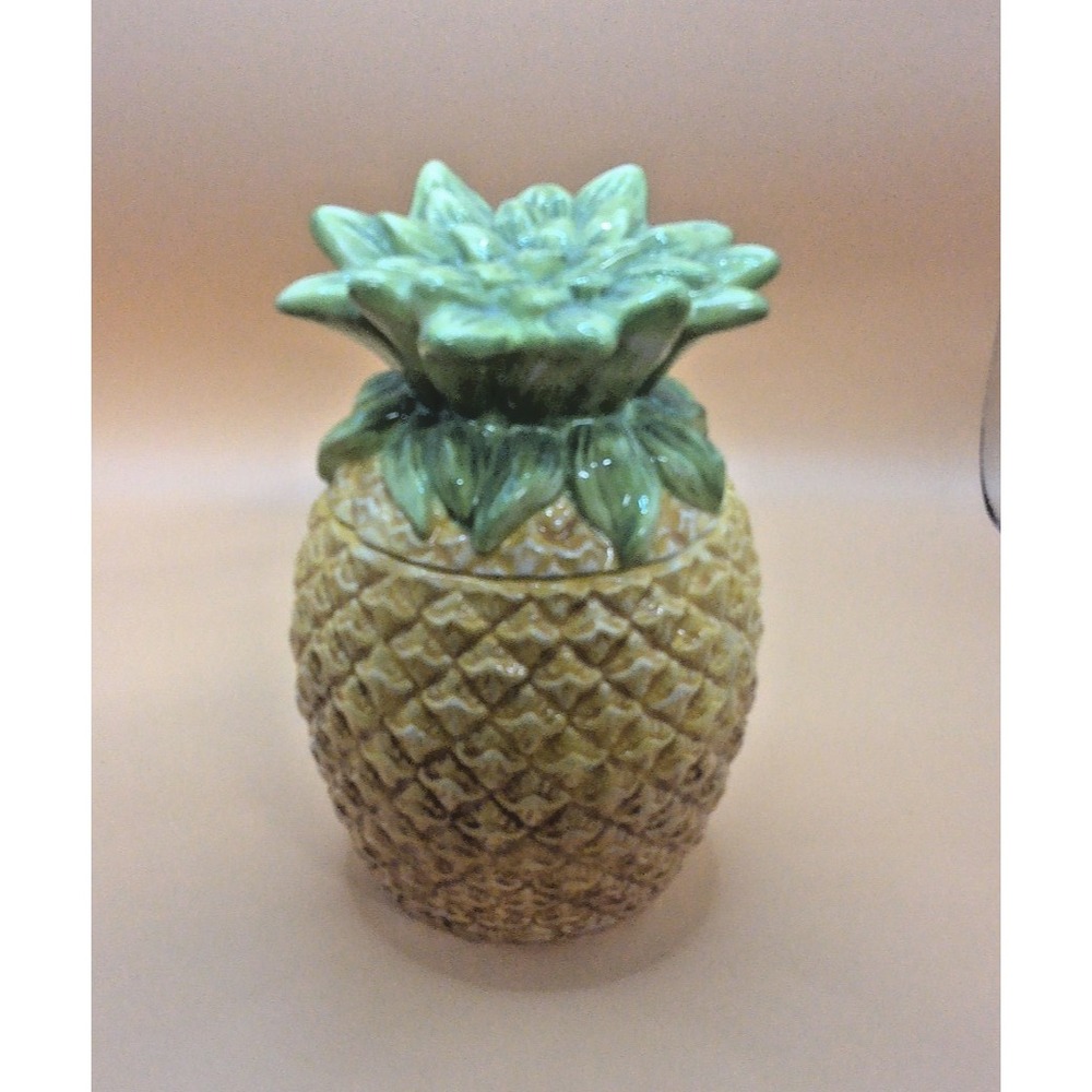 SMALL NOBLE EXCELLENCE CERAMIC PINEAPPLE CANNISTER 7 INCHES TALL